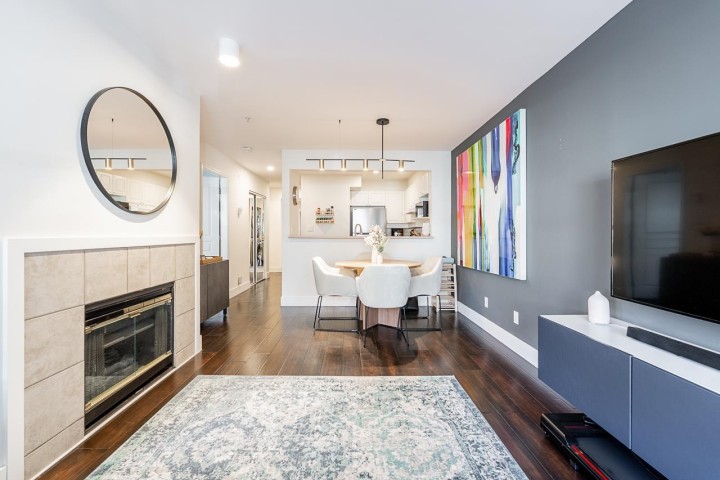 Photo 4 at 203 - 2140 W 12th Street, Kitsilano, Vancouver West