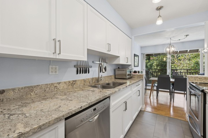 Photo 12 at 214 - 555 W 28th Street, Upper Lonsdale, North Vancouver