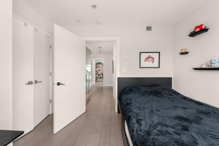 Photo 18 at 147 St. Patricks Avenue, Lower Lonsdale, North Vancouver