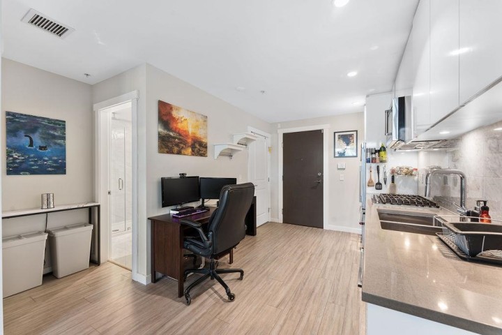 Photo 6 at 3 - 2651 Library Lane, Lynn Valley, North Vancouver