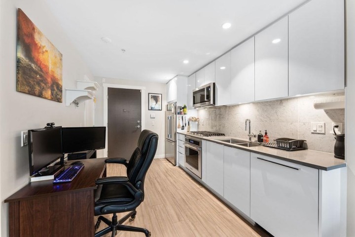 Photo 7 at 3 - 2651 Library Lane, Lynn Valley, North Vancouver