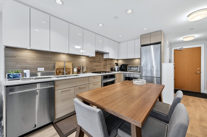 Photo 9 at 406 - 3451 Sawmill Crescent, South Marine, Vancouver East