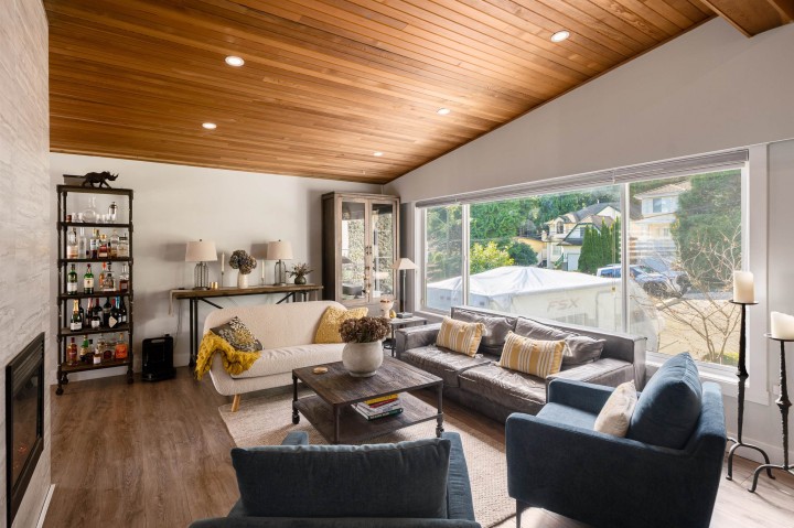 Photo 4 at 3642 Sykes Road, Lynn Valley, North Vancouver