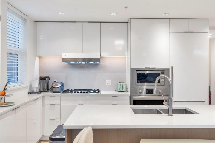 Photo 12 at 107 - 7988 Yukon Street, Marpole, Vancouver West