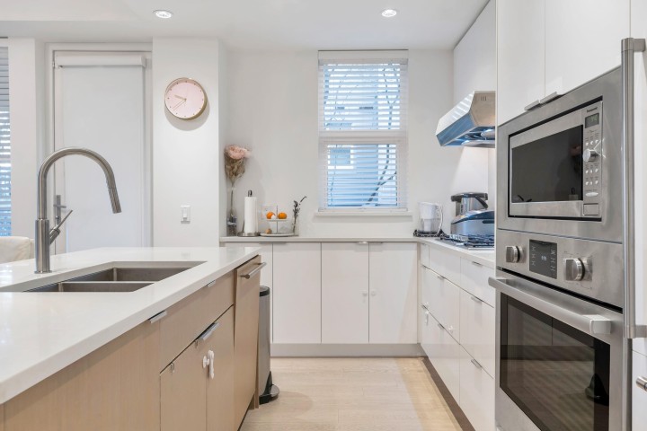 Photo 8 at 107 - 7988 Yukon Street, Marpole, Vancouver West