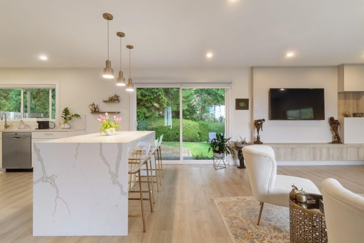 Photo 1 at 3950 Trenton Place, Forest Hills NV, North Vancouver