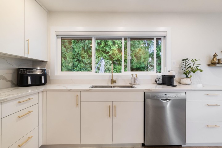 Photo 8 at 3950 Trenton Place, Forest Hills NV, North Vancouver