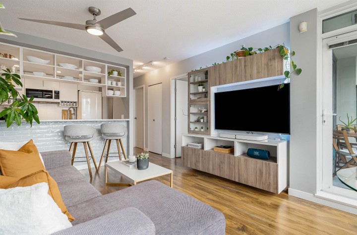 Photo 9 at 1711 - 939 Expo Boulevard, Yaletown, Vancouver West