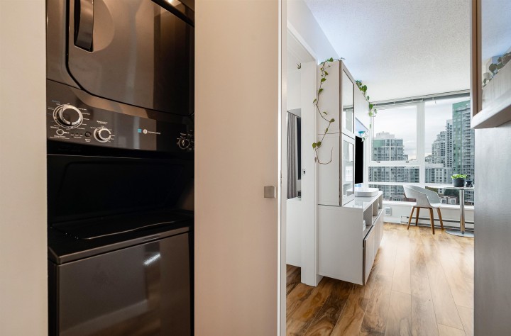 Photo 15 at 1711 - 939 Expo Boulevard, Yaletown, Vancouver West