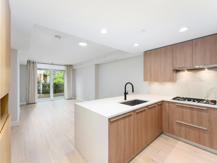 Photo 10 at 101 - 2738 Library Lane, Lynn Valley, North Vancouver