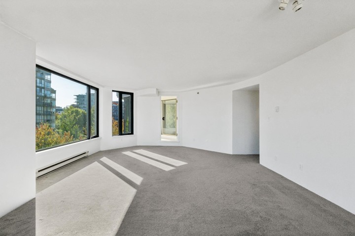 Photo 8 at 609 - 2201 Pine Street, Fairview VW, Vancouver West