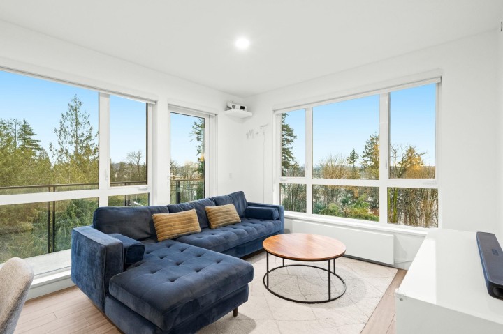 Photo 3 at 304 - 707 E 3rd Street, Queensbury, North Vancouver