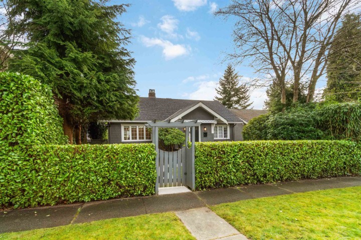 Photo 2 at 3322 W 38th Avenue, Dunbar, Vancouver West