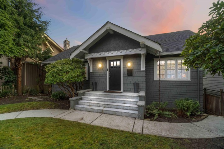 Photo 1 at 3322 W 38th Avenue, Dunbar, Vancouver West