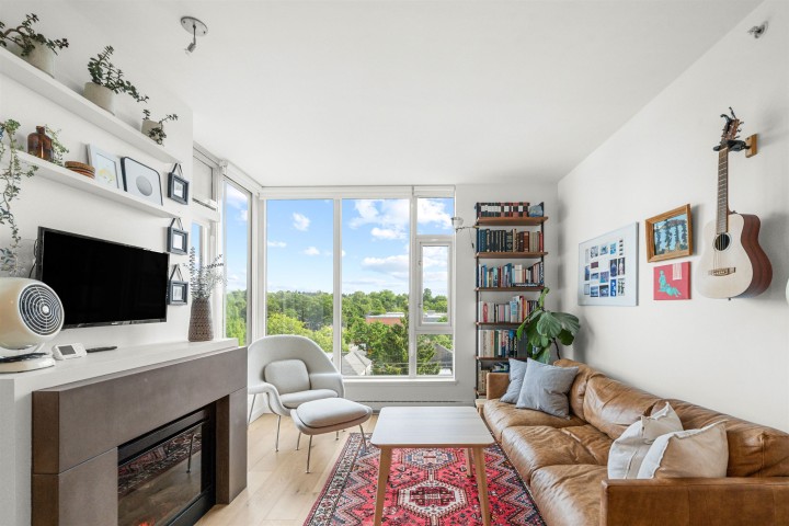 Photo 2 at 607 - 2528 Maple Street, Kitsilano, Vancouver West