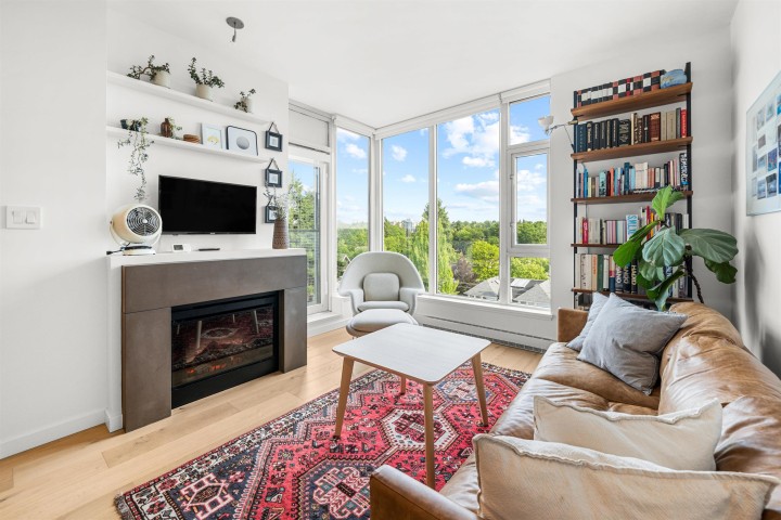 Photo 1 at 607 - 2528 Maple Street, Kitsilano, Vancouver West