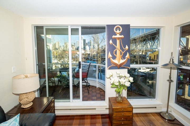Photo 12 at 302 - 1502 Island Park Walk, False Creek, Vancouver West