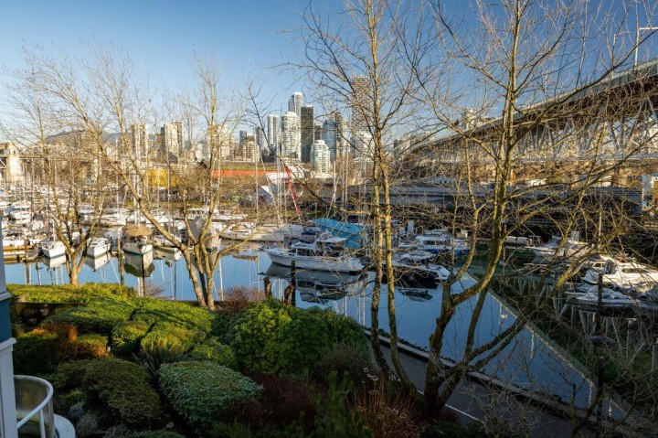 Photo 32 at 302 - 1502 Island Park Walk, False Creek, Vancouver West