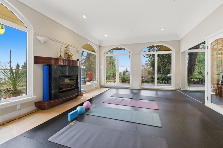 Photo 15 at 2635 Rosebery Avenue, Queens, West Vancouver