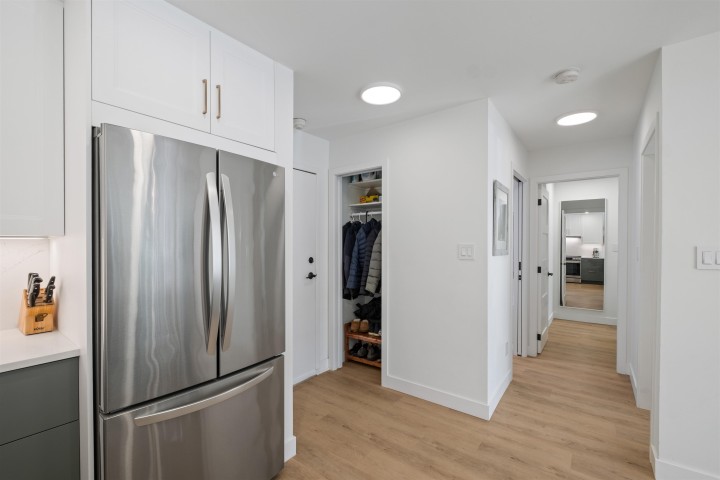 Photo 12 at 101 - 156 W 21st Street, Central Lonsdale, North Vancouver