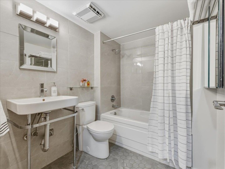 Photo 6 at 205 - 2438 Heather Street, Fairview VW, Vancouver West