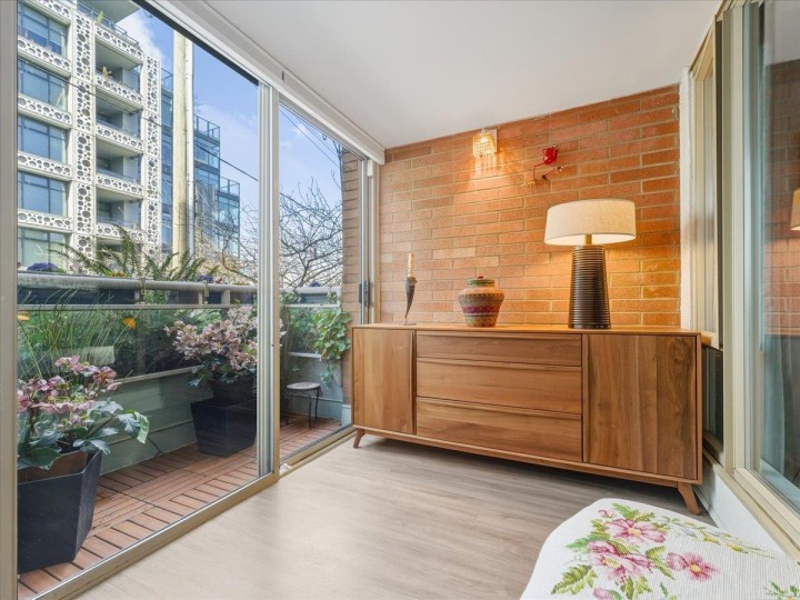 Photo 7 at 205 - 2438 Heather Street, Fairview VW, Vancouver West