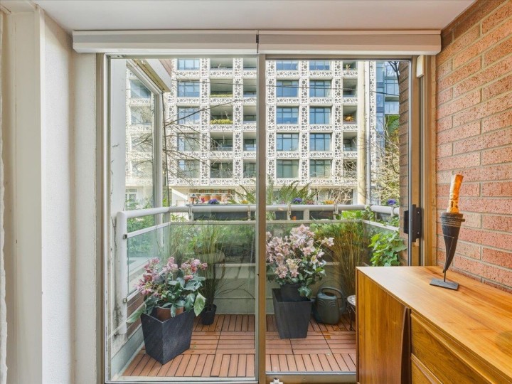 Photo 9 at 205 - 2438 Heather Street, Fairview VW, Vancouver West