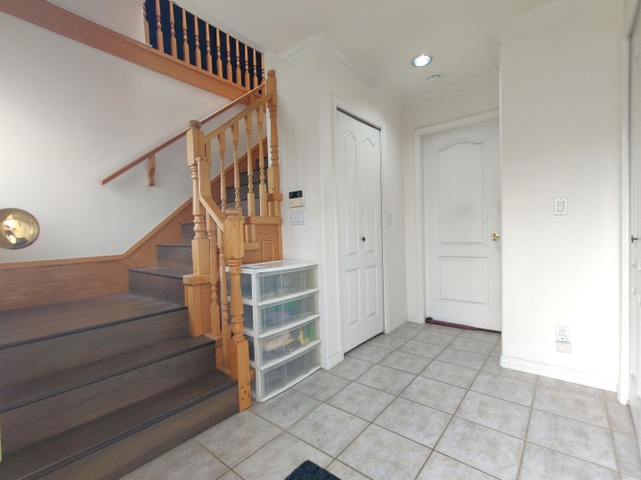 Photo 2 at 3461 William Street, Renfrew VE, Vancouver East