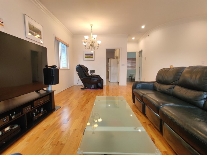 Photo 7 at 3461 William Street, Renfrew VE, Vancouver East