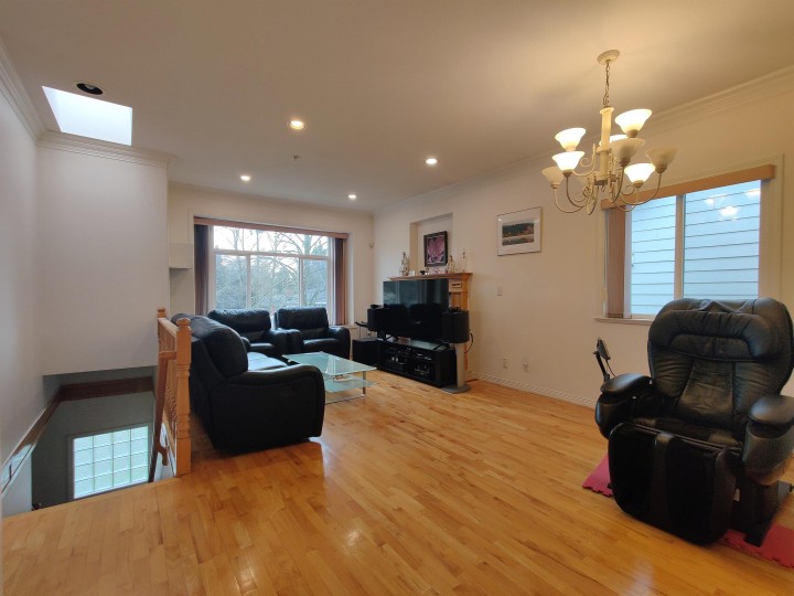 Photo 3 at 3461 William Street, Renfrew VE, Vancouver East
