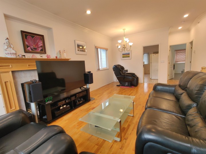 Photo 5 at 3461 William Street, Renfrew VE, Vancouver East