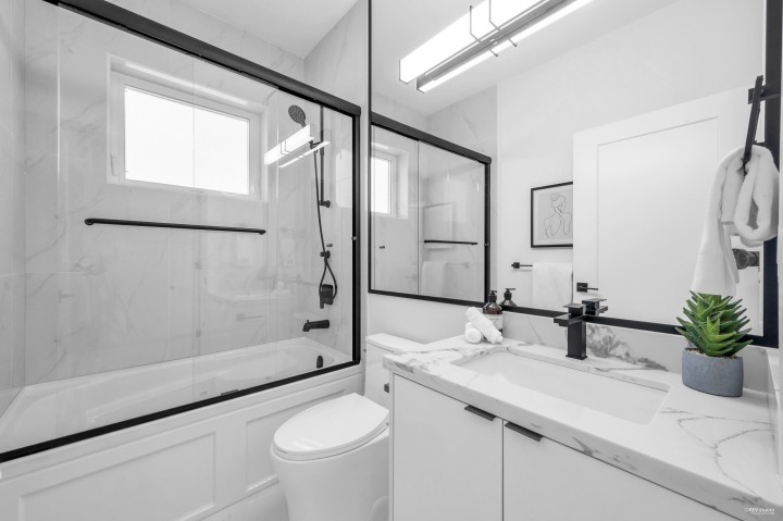 Photo 14 at 3415 Seaforth Drive, Renfrew Heights, Vancouver East