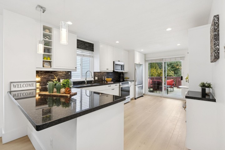 Photo 13 at 3638 Maginnis Avenue, Lynn Valley, North Vancouver