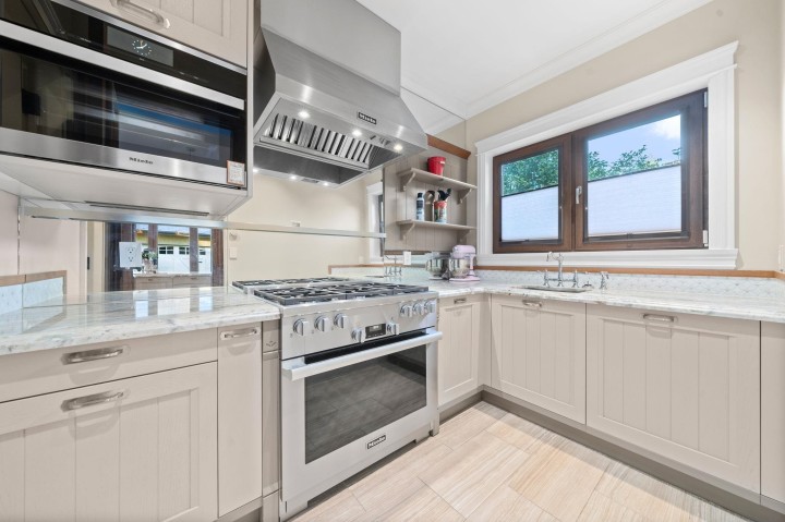 Photo 8 at 2809 Edgemont Boulevard, Edgemont, North Vancouver