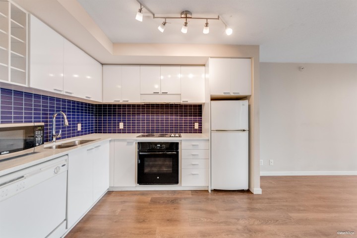 Photo 5 at 1209 - 131 Regiment Square, Downtown VW, Vancouver West