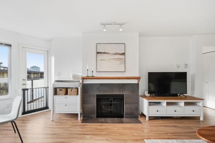 Photo 3 at 204 - 315 E 3rd Street, Lower Lonsdale, North Vancouver