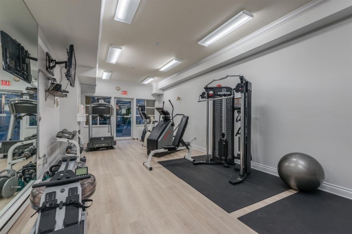 Photo 21 at 103 - 108 W Esplanade, Lower Lonsdale, North Vancouver