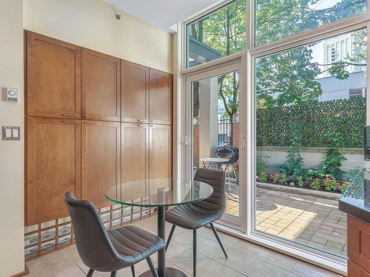 Photo 9 at 1490 Hornby Street, Yaletown, Vancouver West