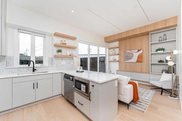 Photo 8 at 2 - 2837 Oliver Crescent, Arbutus, Vancouver West