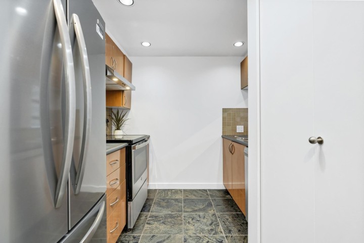 Photo 9 at 308 - 1688 Robson Street, West End VW, Vancouver West