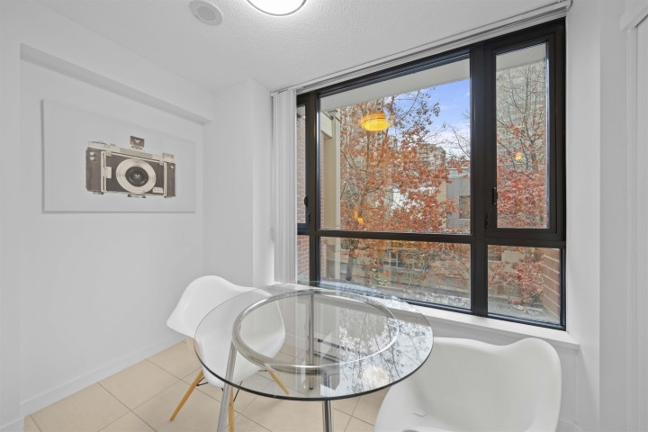 Photo 8 at 305 - 977 Mainland Street, Yaletown, Vancouver West