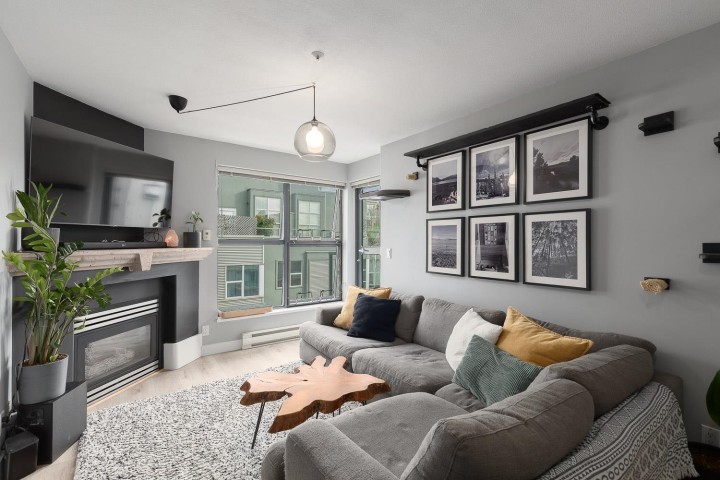 Photo 1 at 405 - 2688 Vine Street, Kitsilano, Vancouver West