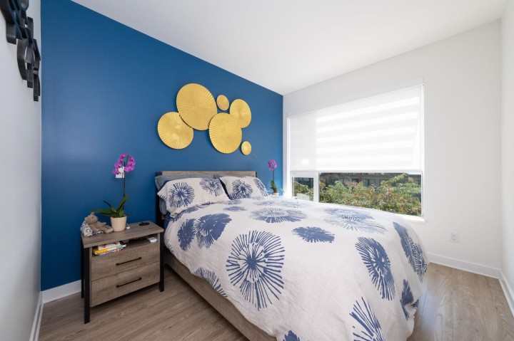 Photo 12 at 404 - 1061 Marine Drive, Norgate, North Vancouver