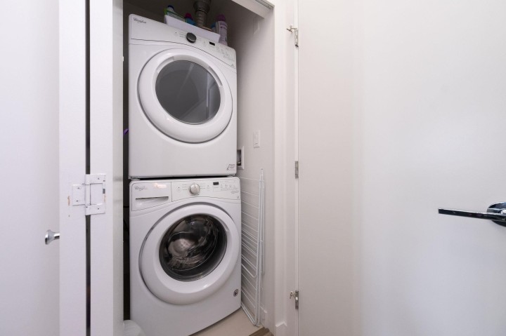 Photo 20 at 404 - 1061 Marine Drive, Norgate, North Vancouver