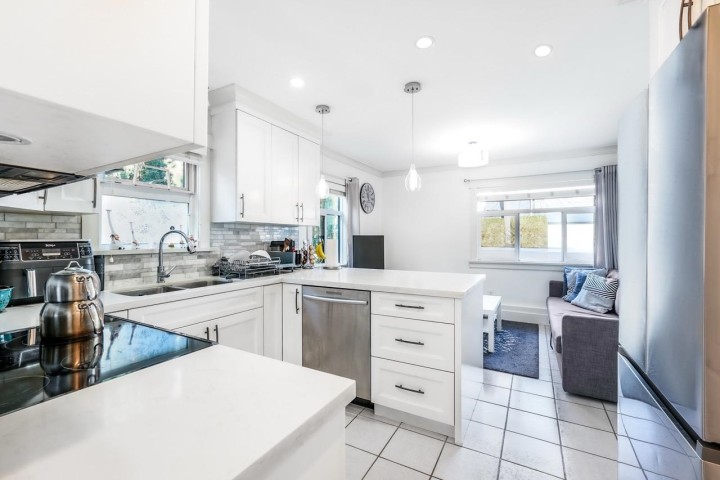 Photo 6 at 38 - 889 Tobruck Avenue, Mosquito Creek, North Vancouver