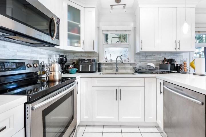 Photo 9 at 38 - 889 Tobruck Avenue, Mosquito Creek, North Vancouver