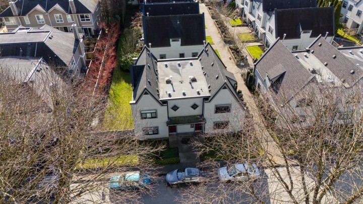 Photo 38 at 38 - 889 Tobruck Avenue, Mosquito Creek, North Vancouver