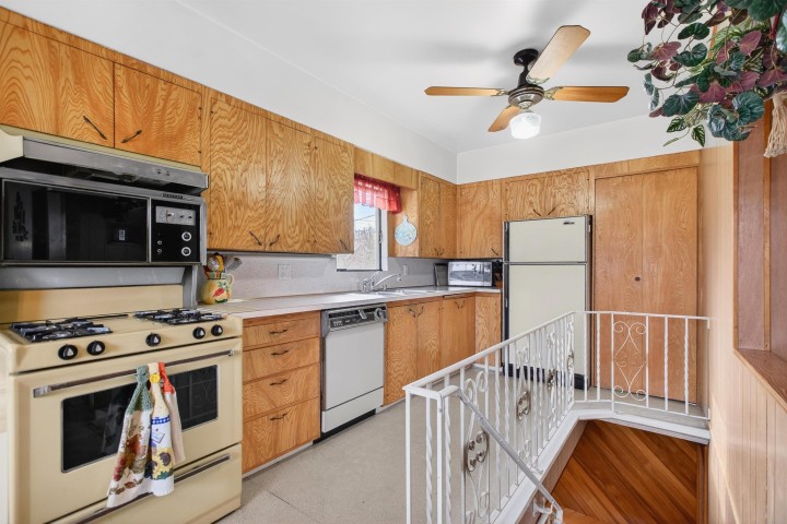 Photo 12 at 2284 E 45th Avenue, Killarney VE, Vancouver East