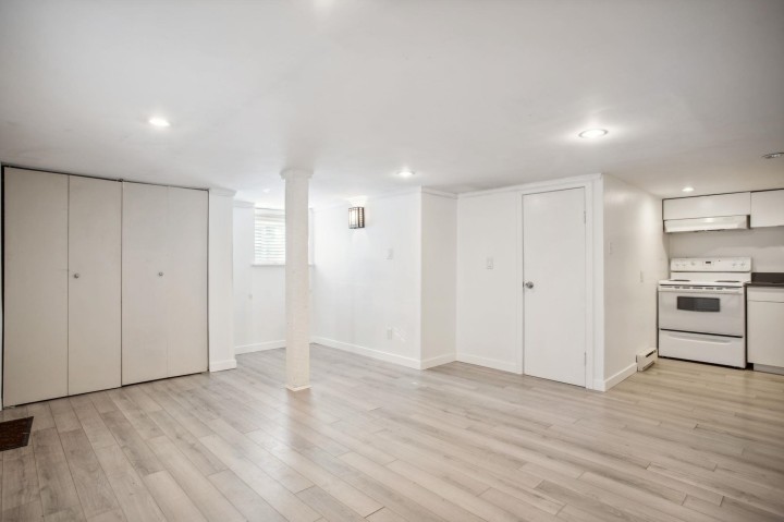 Photo 16 at 3617 Adanac Street, Renfrew VE, Vancouver East