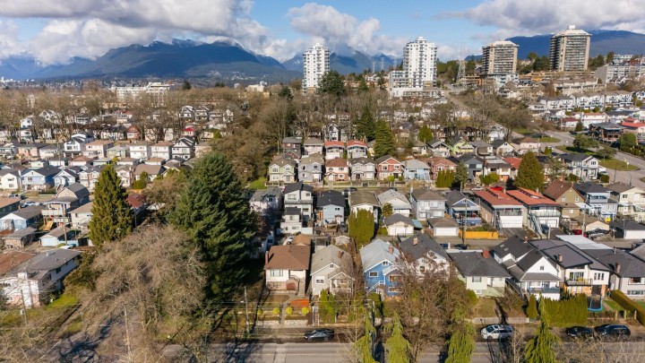 Photo 30 at 3617 Adanac Street, Renfrew VE, Vancouver East